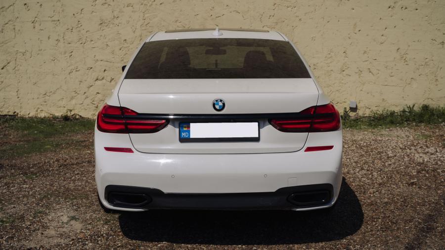BMW 740i