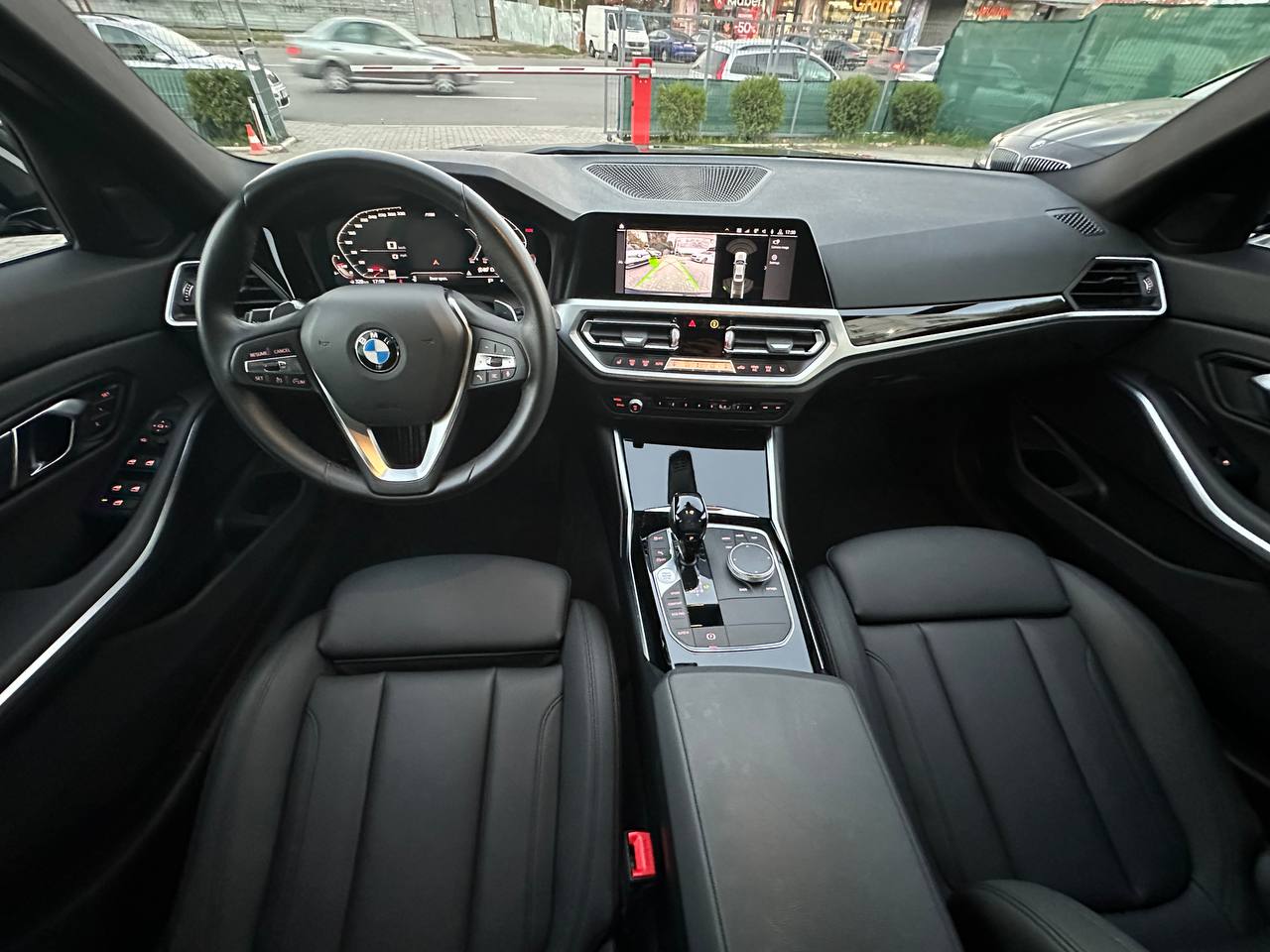 BMW 330i