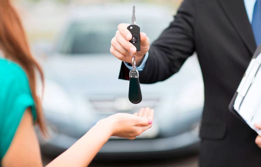 Ghidul Complet pentru Închirierea unei Mașini: Sfaturi și Recomandări