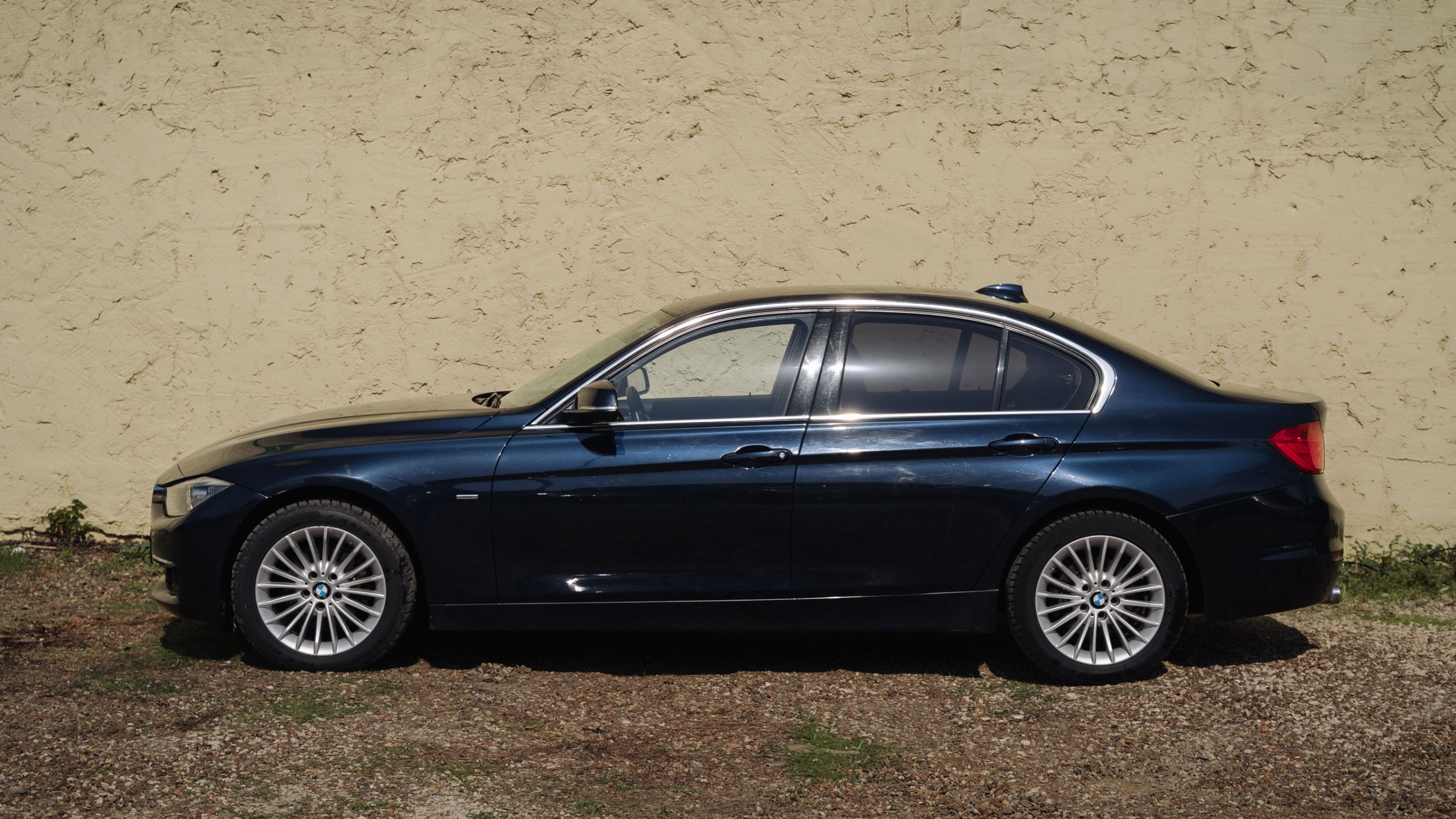 320i F30
