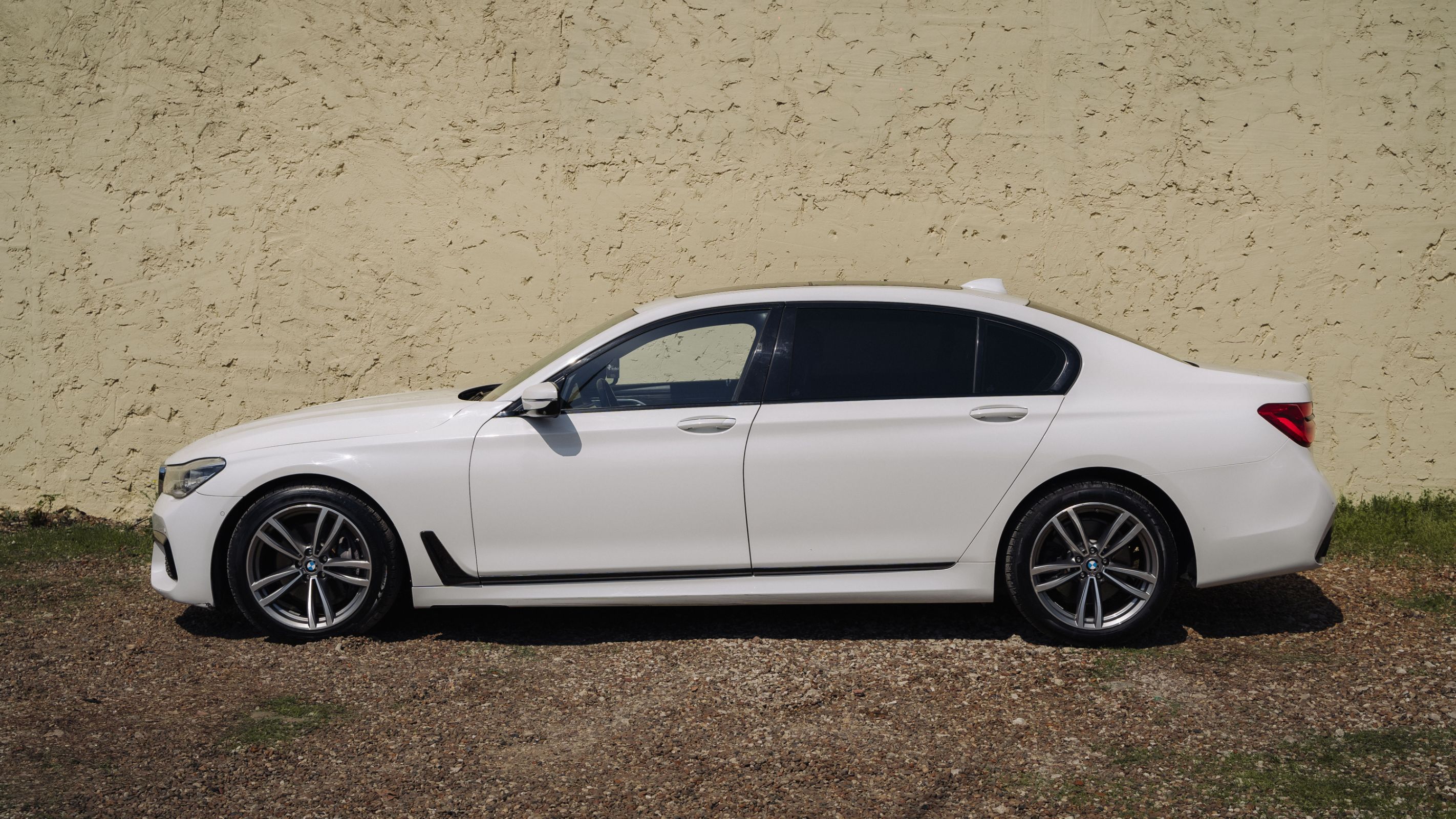 740i