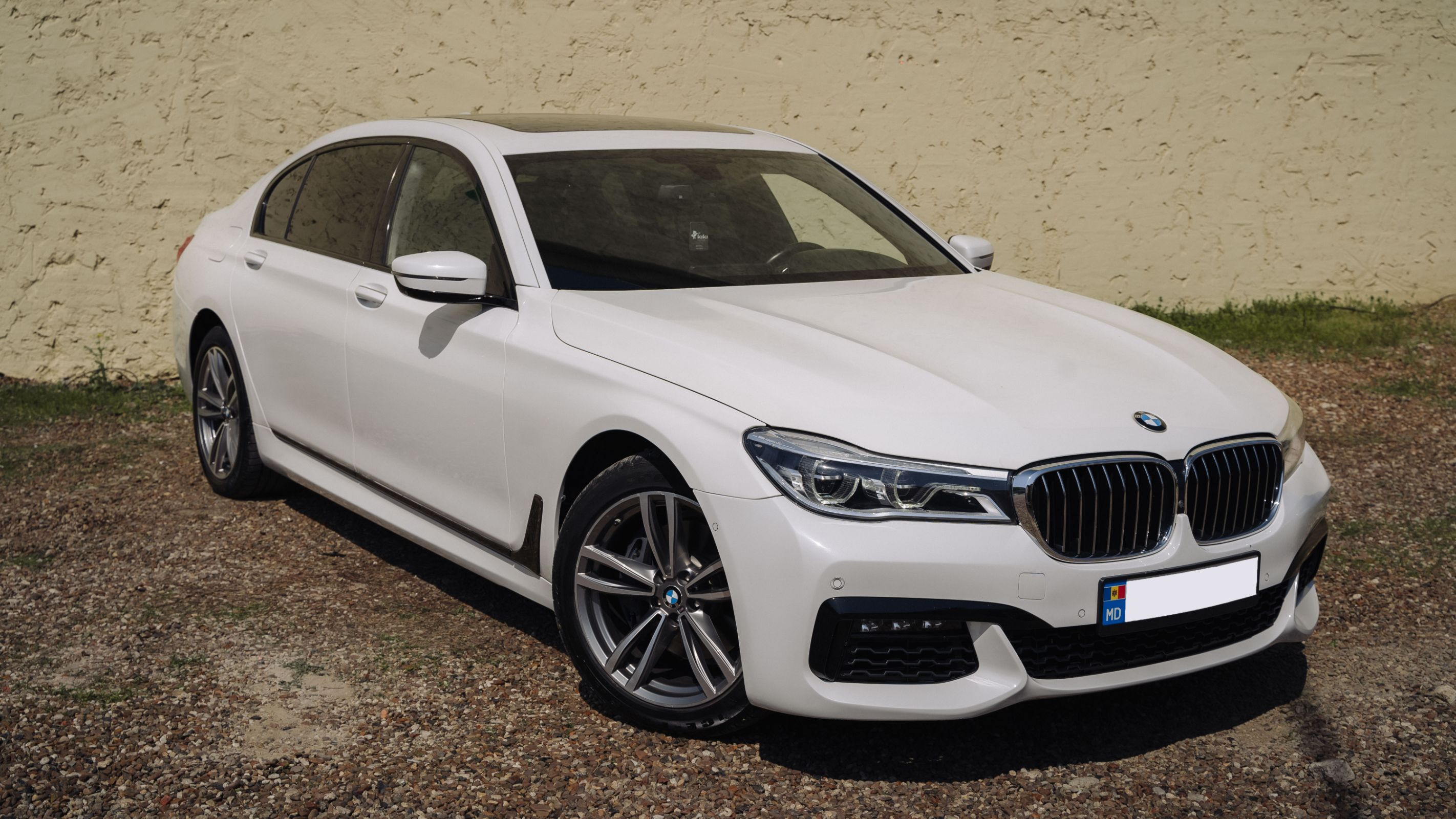 740i
