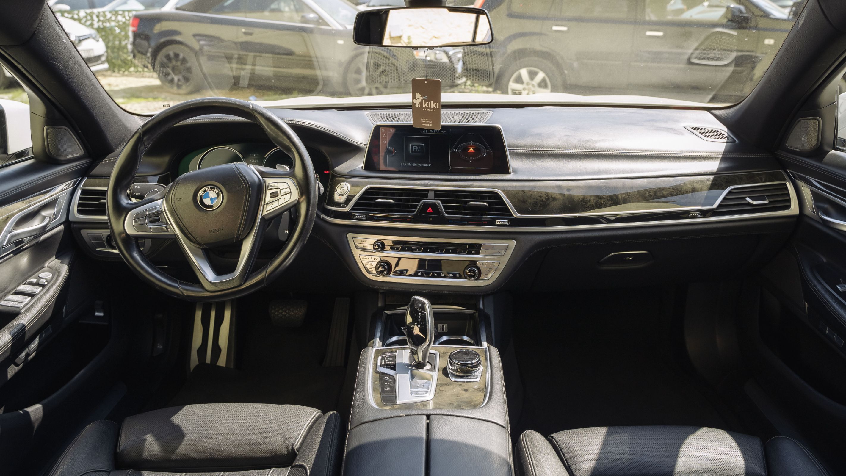 740i