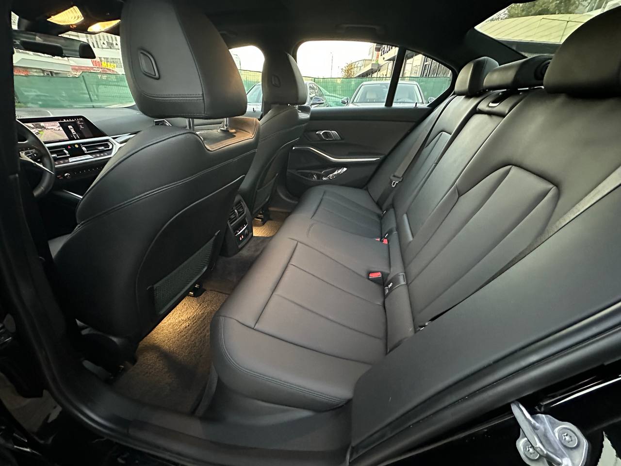 330i